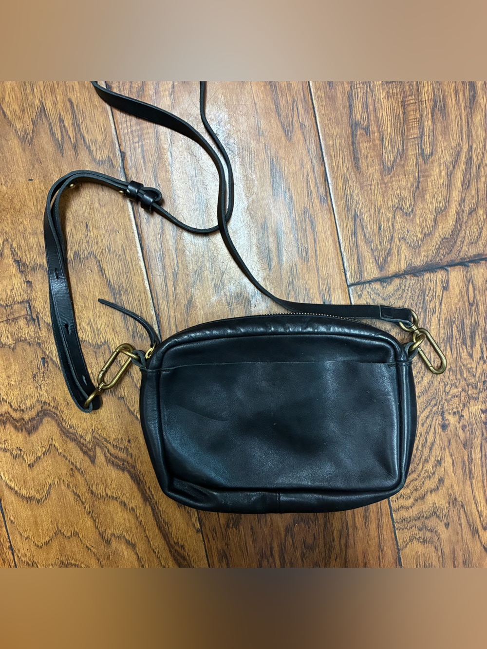 Madewell The Carabiner Medium Crossbody Bag - Picture 3 of 9